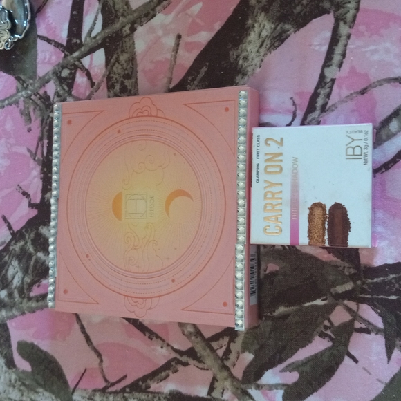 HipDot 4 shade face palete and Carry on 2 Duo eyeshadow by IBY beauty both new . - Picture 2 of 5